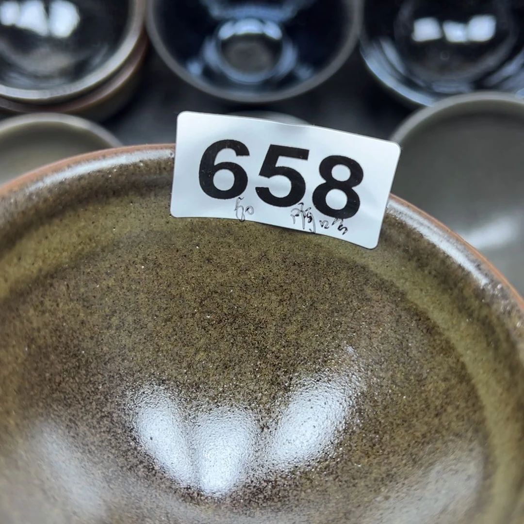茶盏呦**哈一寸光阴一寸金，寸金难买寸光阴