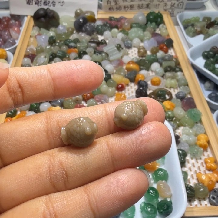 ****、和田玉未镶嵌珠宝半成品