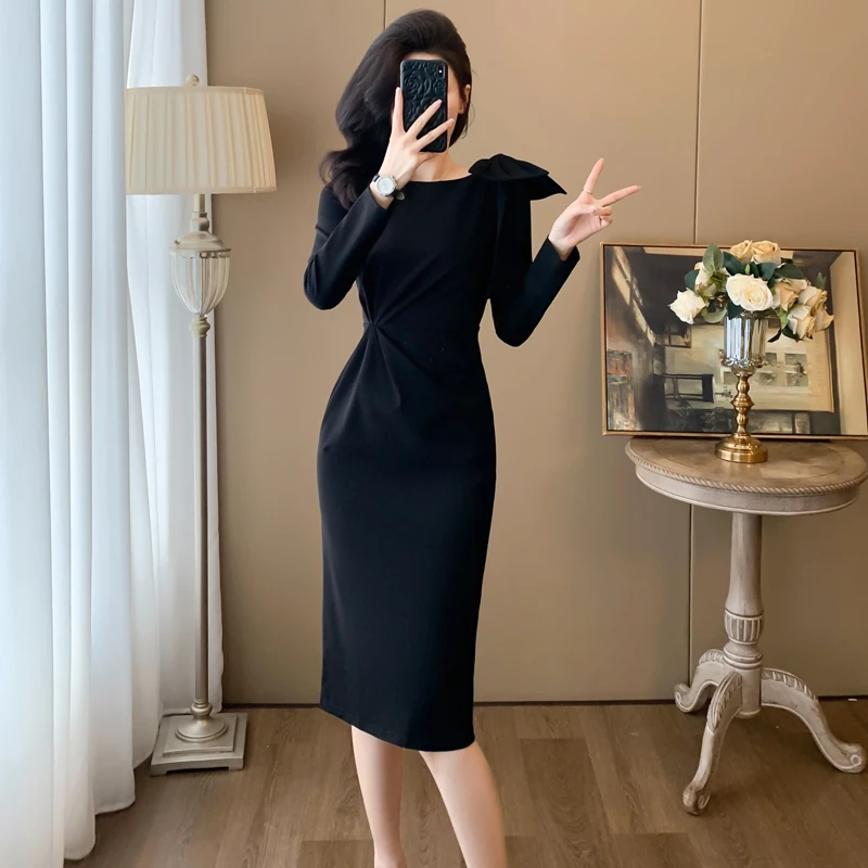 裙子女款爆款2025新款高级感高贵外出洋气气质修身包臀连衣裙长袖