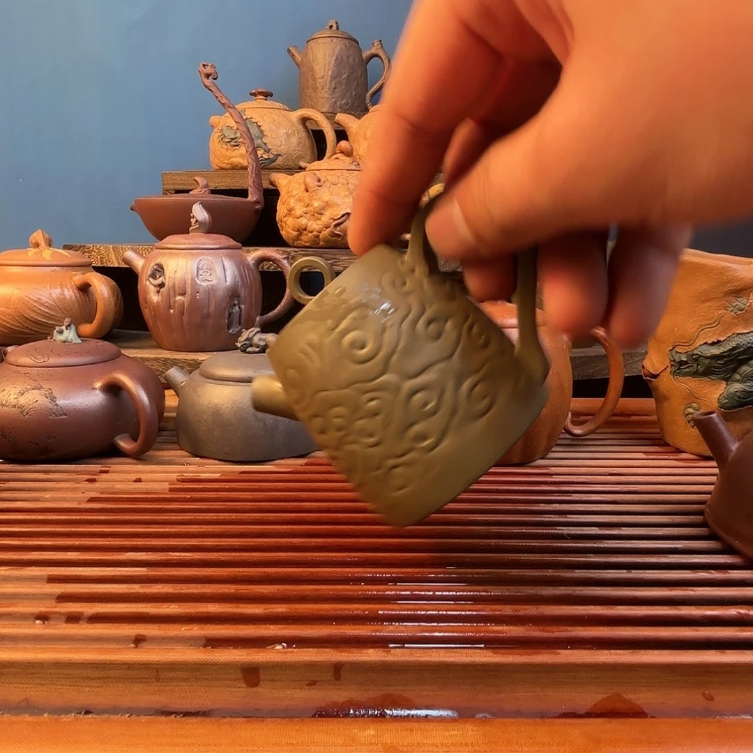 微瑕福利原矿青段祥云紫砂壶