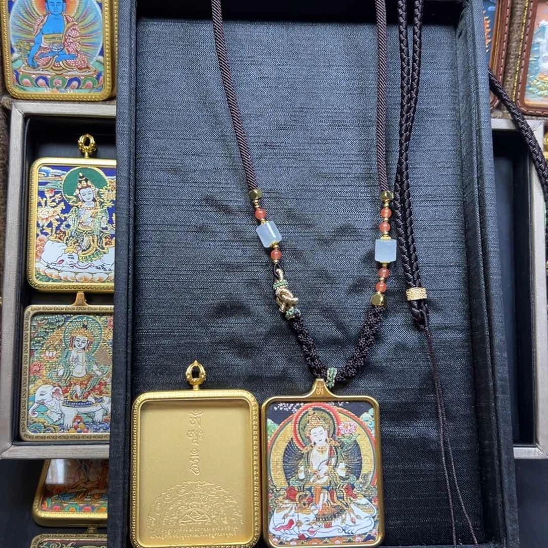 吊坠美丽的小镇和美丽的小镇都