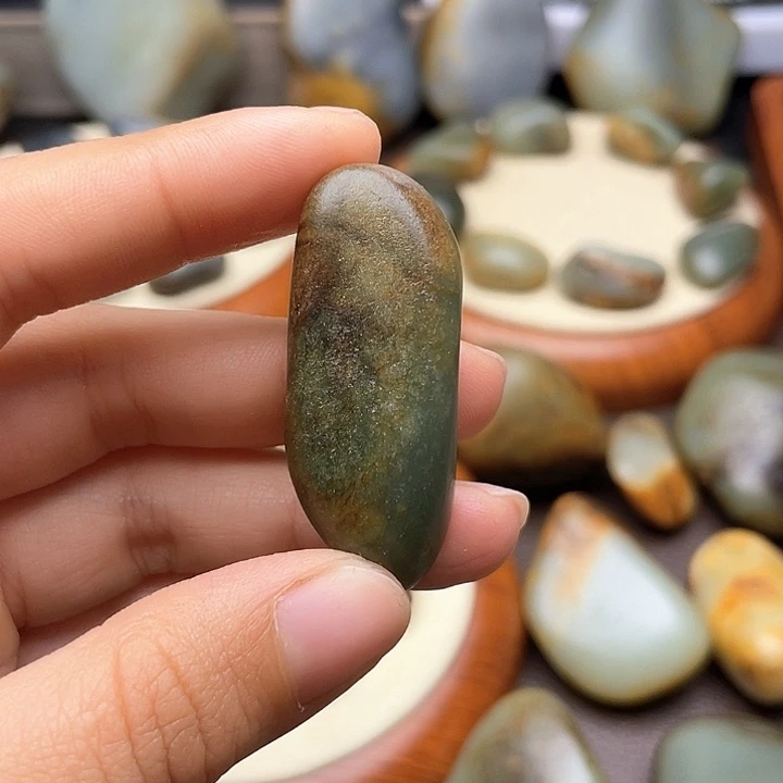 和田玉未镶嵌颈饰20