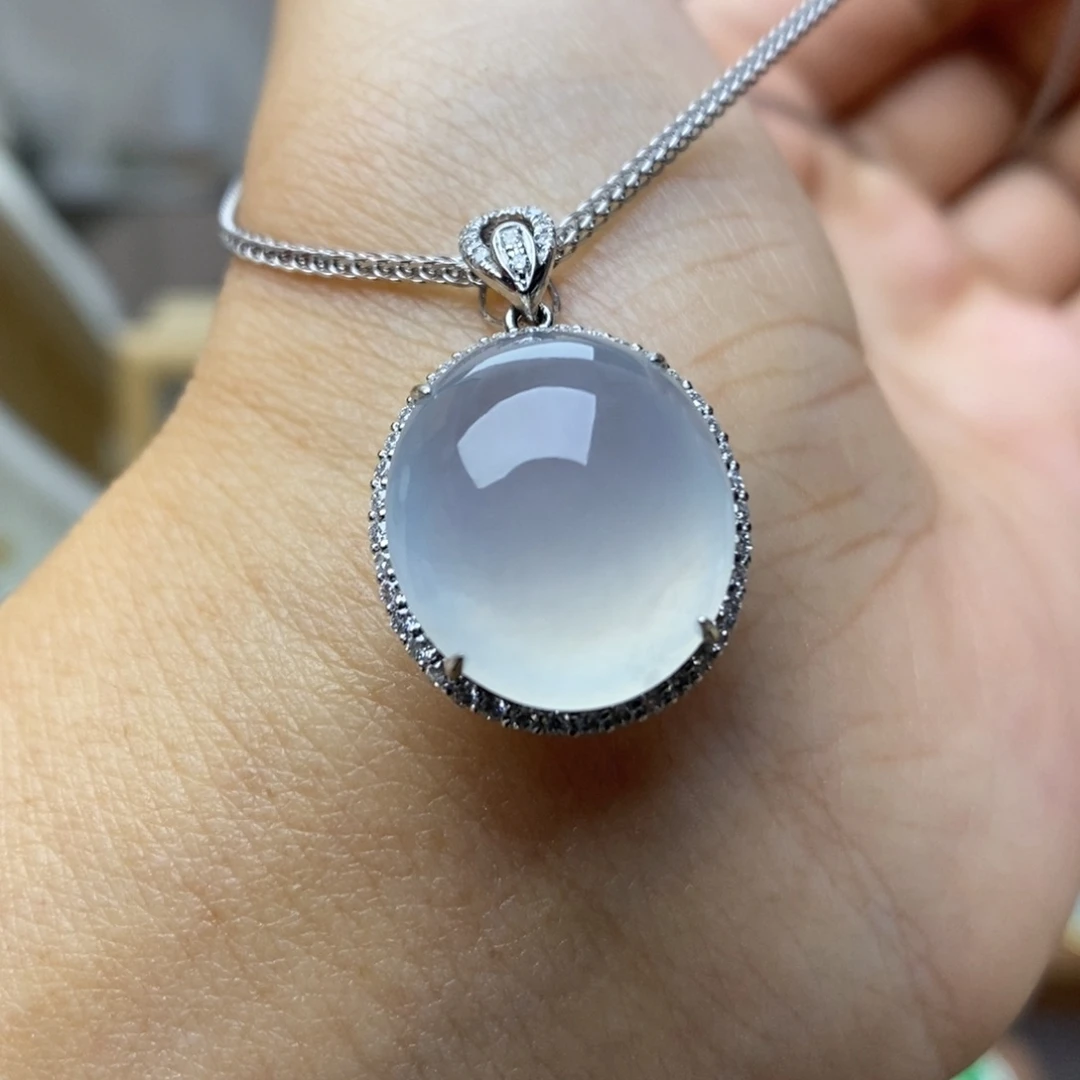 【闪购商品】颈饰18K金镶嵌翡翠49