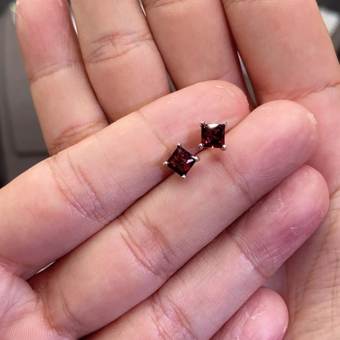 石榴石耳饰银S925镶嵌?*尧