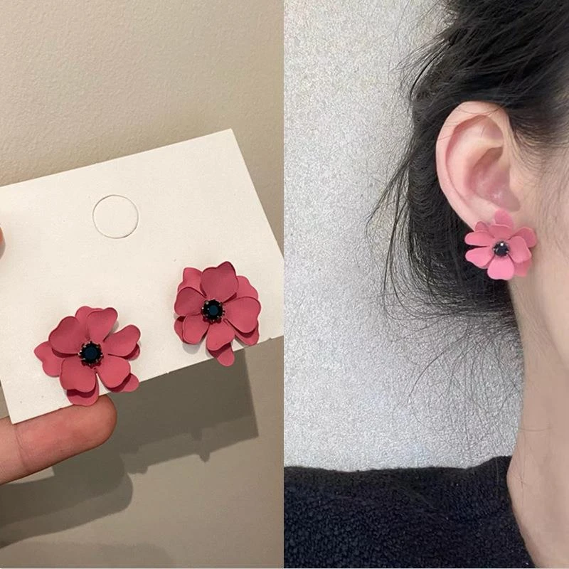 合金耳饰 镶钻花朵耳环女时尚气质简约百搭个性设计感耳钉耳饰