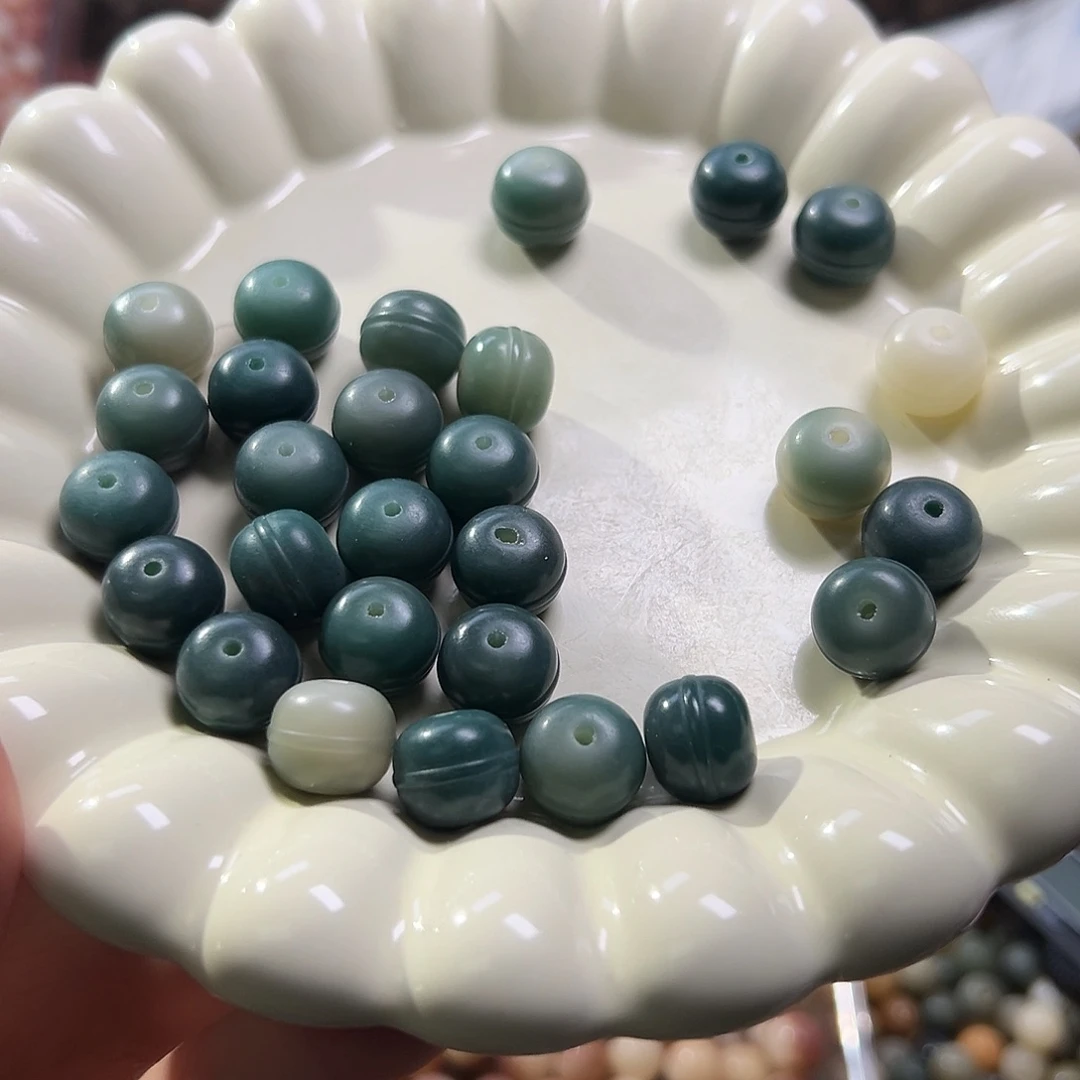 白玉菩提吊坠40颗卡13绿汉堡