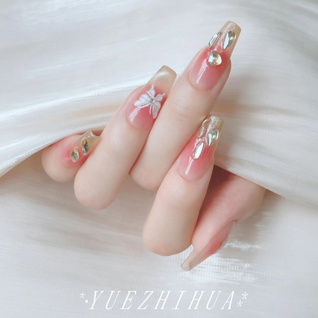 【羽翼幽蝶】纯手工法式猫眼2025穿戴甲秋冬氛围感腮红中长款美甲