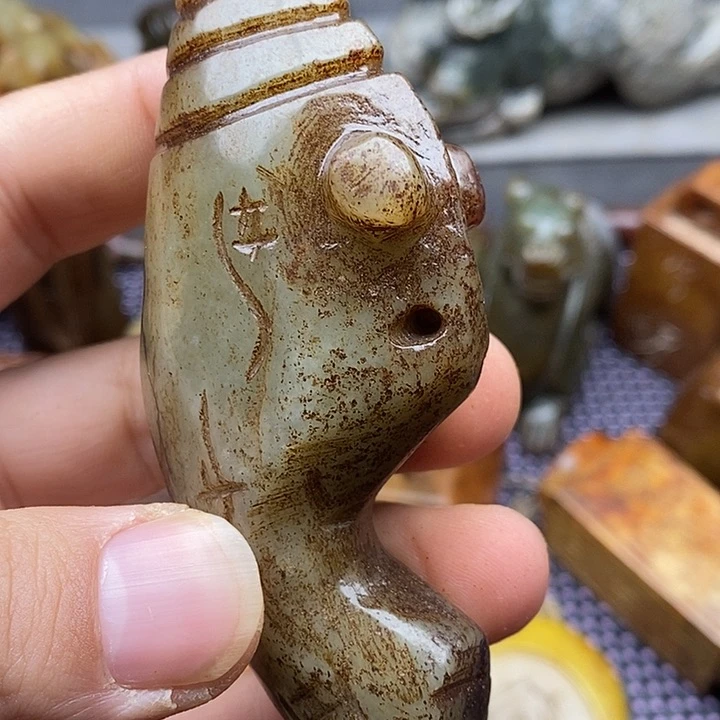 未镶嵌蛇纹石玉颈饰