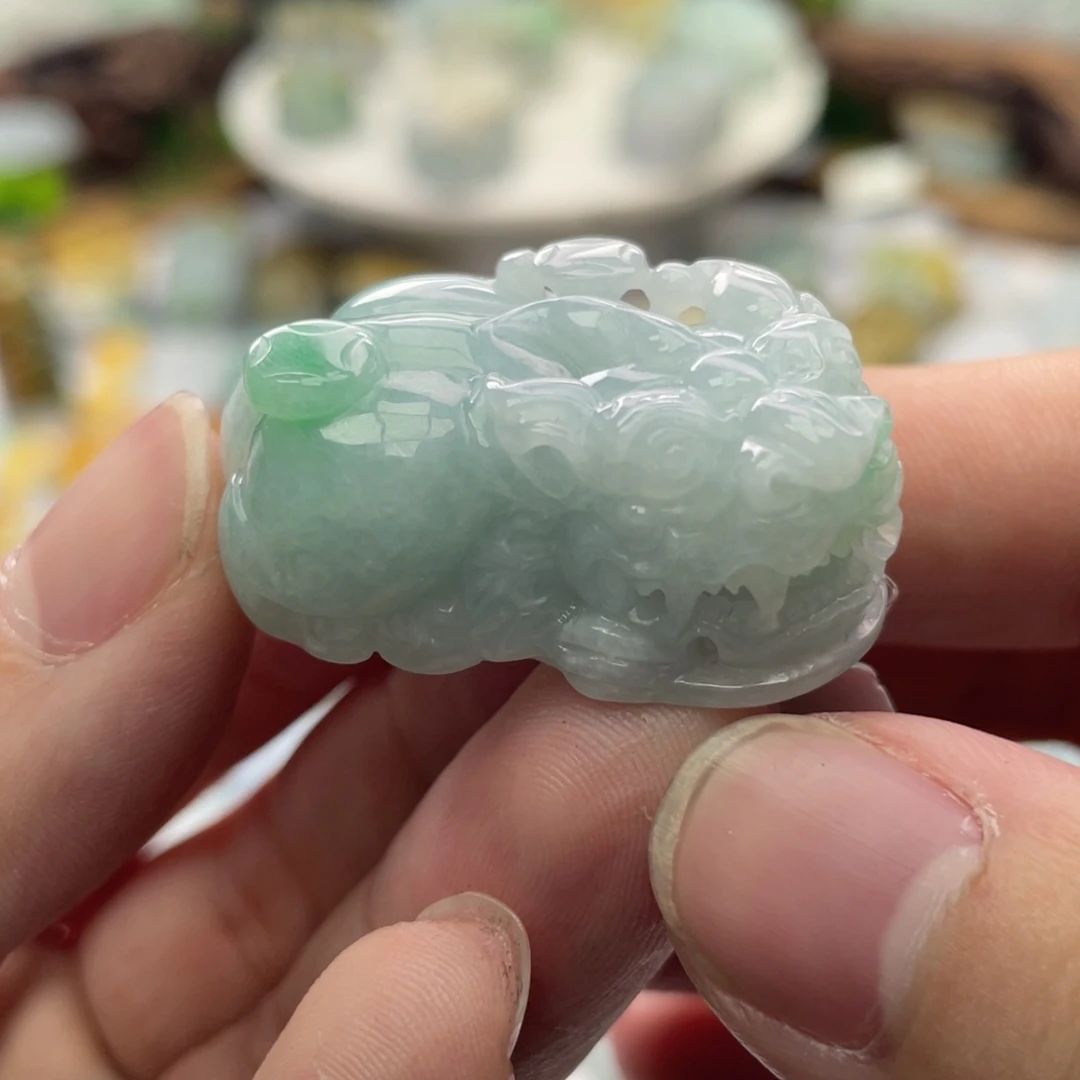 翡翠颈饰未镶嵌貔貅