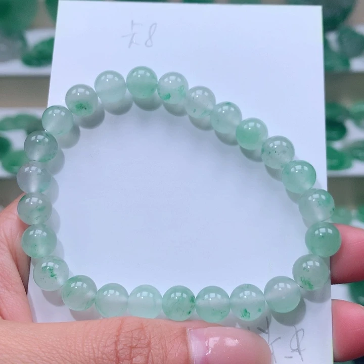 颈饰未镶嵌石英质玉