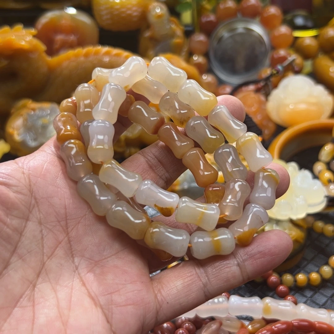 石英质玉未镶嵌颈饰