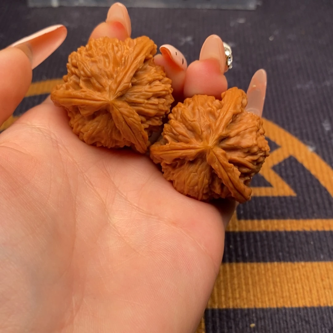 轩***u文玩核桃吊坠白狮子