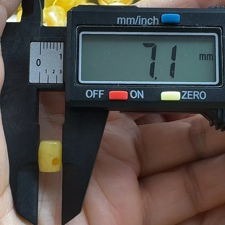 蜜蜡未镶嵌裸石51杂