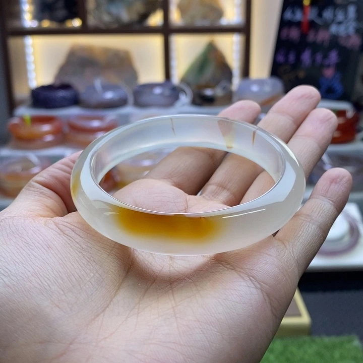手镯玛瑙/玉髓未镶嵌