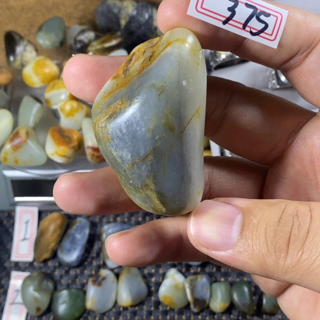 和田玉（糖玉）未镶嵌挂件