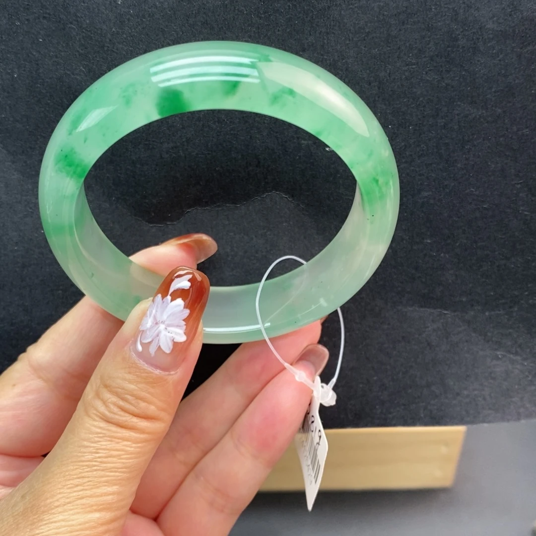 小***豆石英质玉未镶嵌手镯