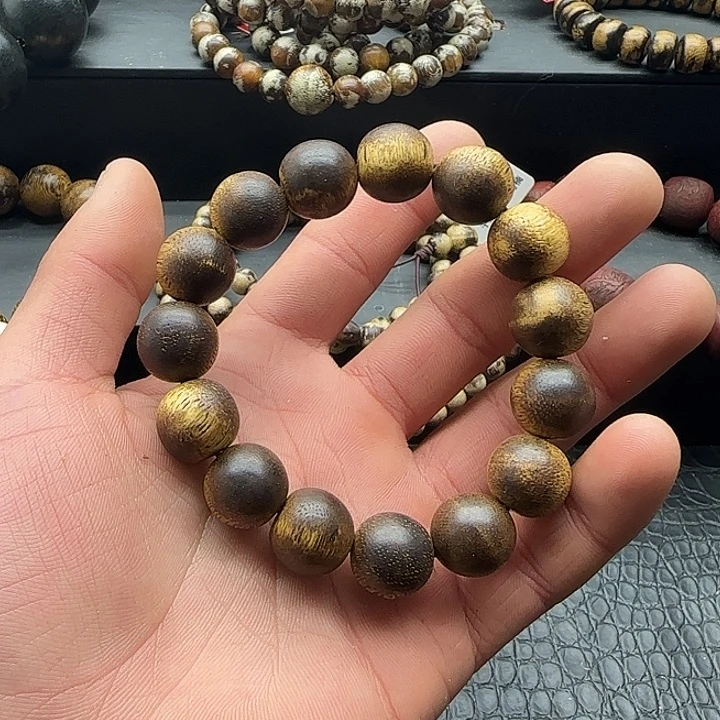 沉香碎屑沉香黄油格