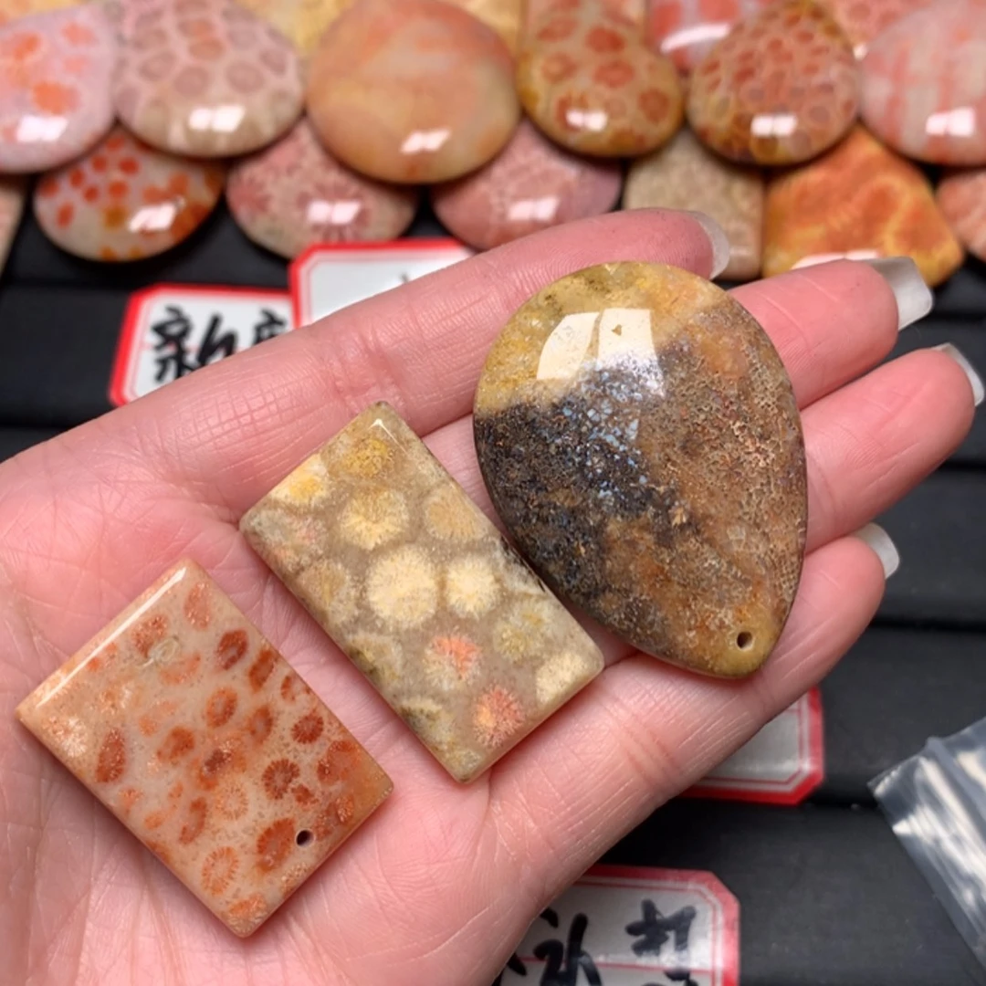 【闪购商品】硅化玉颈饰未镶嵌南*?