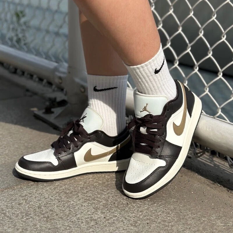 耐克NIKE男女鞋JORDAN篮球鞋AJ1低帮休闲运动鞋摩卡棕DC0774-200