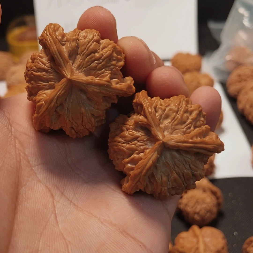 文玩核桃吊坠盘山正奔