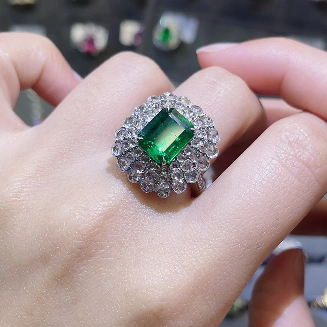 祖母绿戒指18K金镶嵌2.42ct