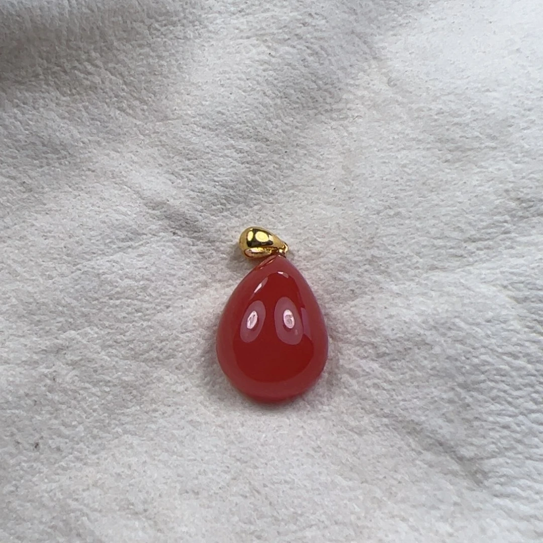 南红玛瑙吊坠18K金镶嵌
