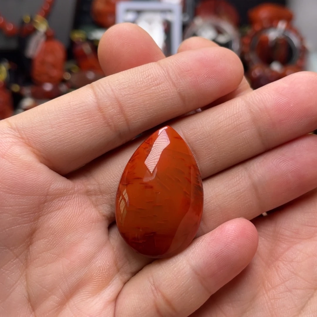 【闪购商品】未镶嵌满肉火焰纹水滴南红玛瑙
