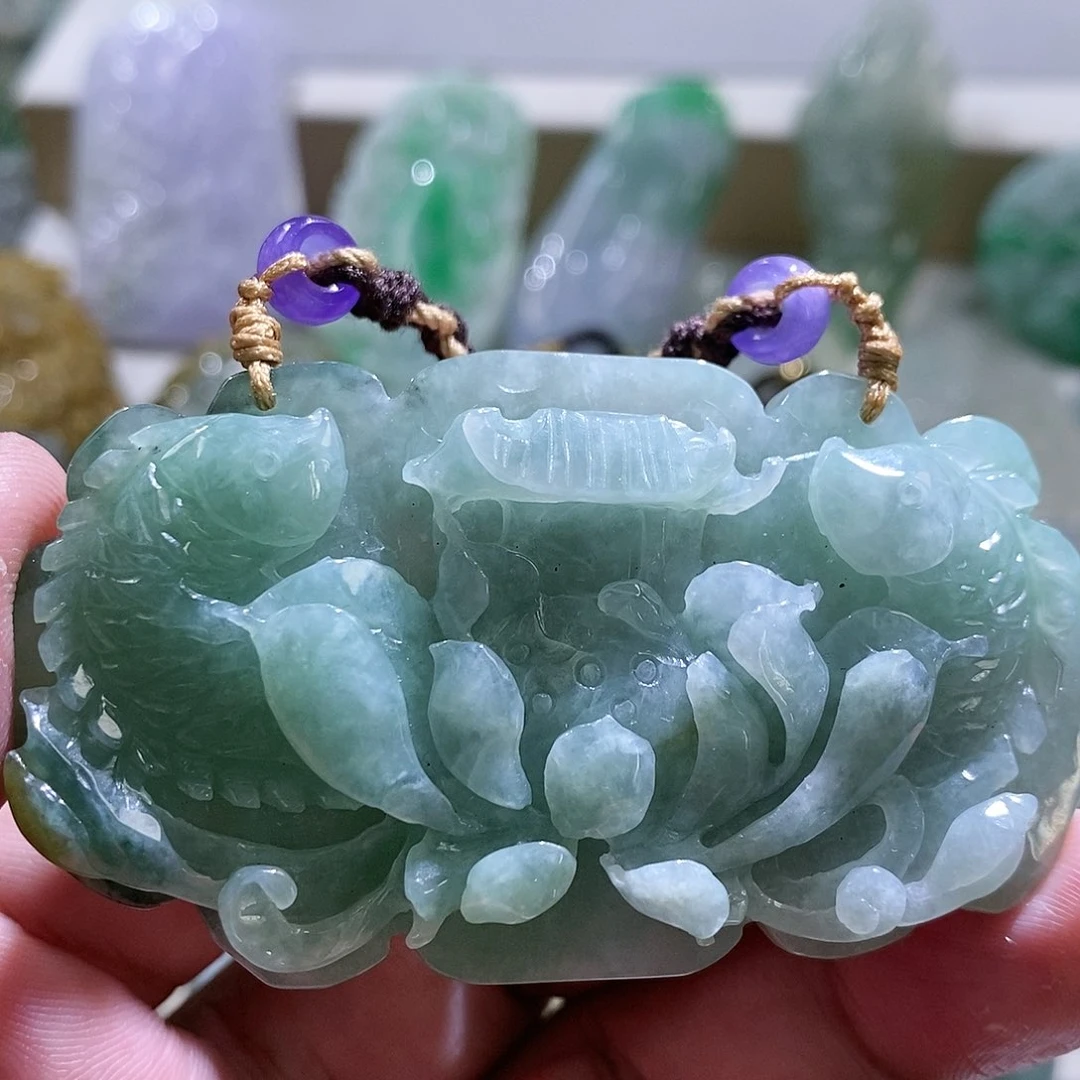 【闪购商品】翡翠颈饰未镶嵌我****奶111111111111