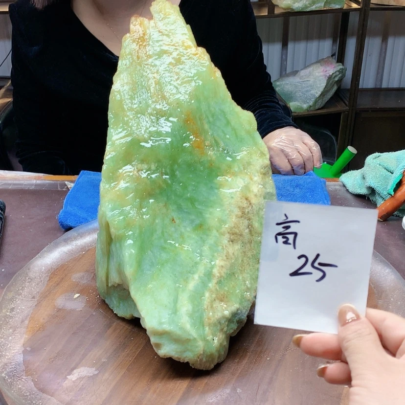 【闪购商品】未镶嵌蛇纹石玉原石东*龙