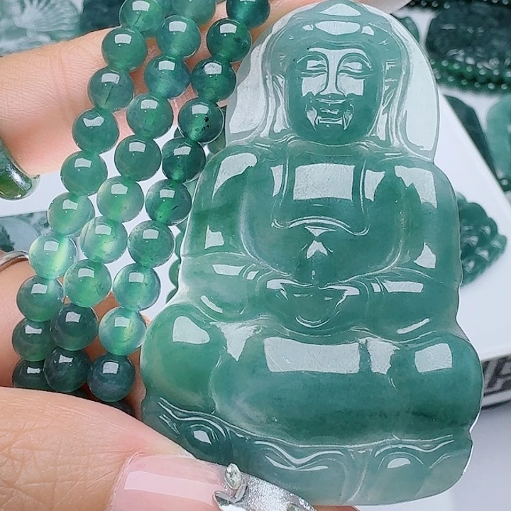翡翠未镶嵌颈饰多样性发其一