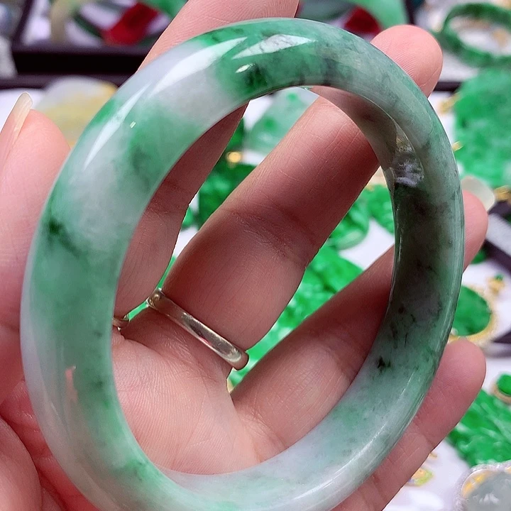 翡翠未镶嵌手镯翡翠