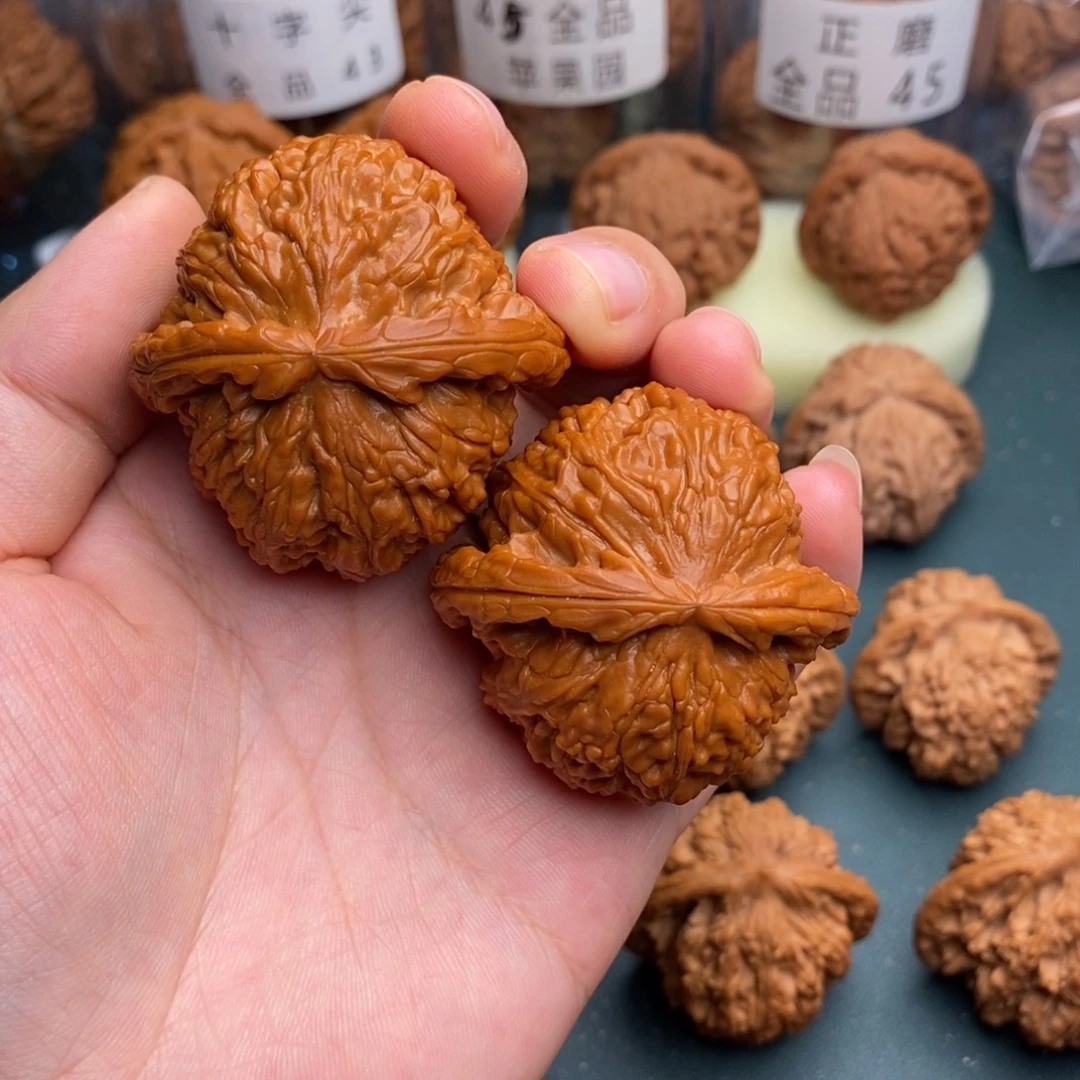 o***.把件文玩核桃球白
