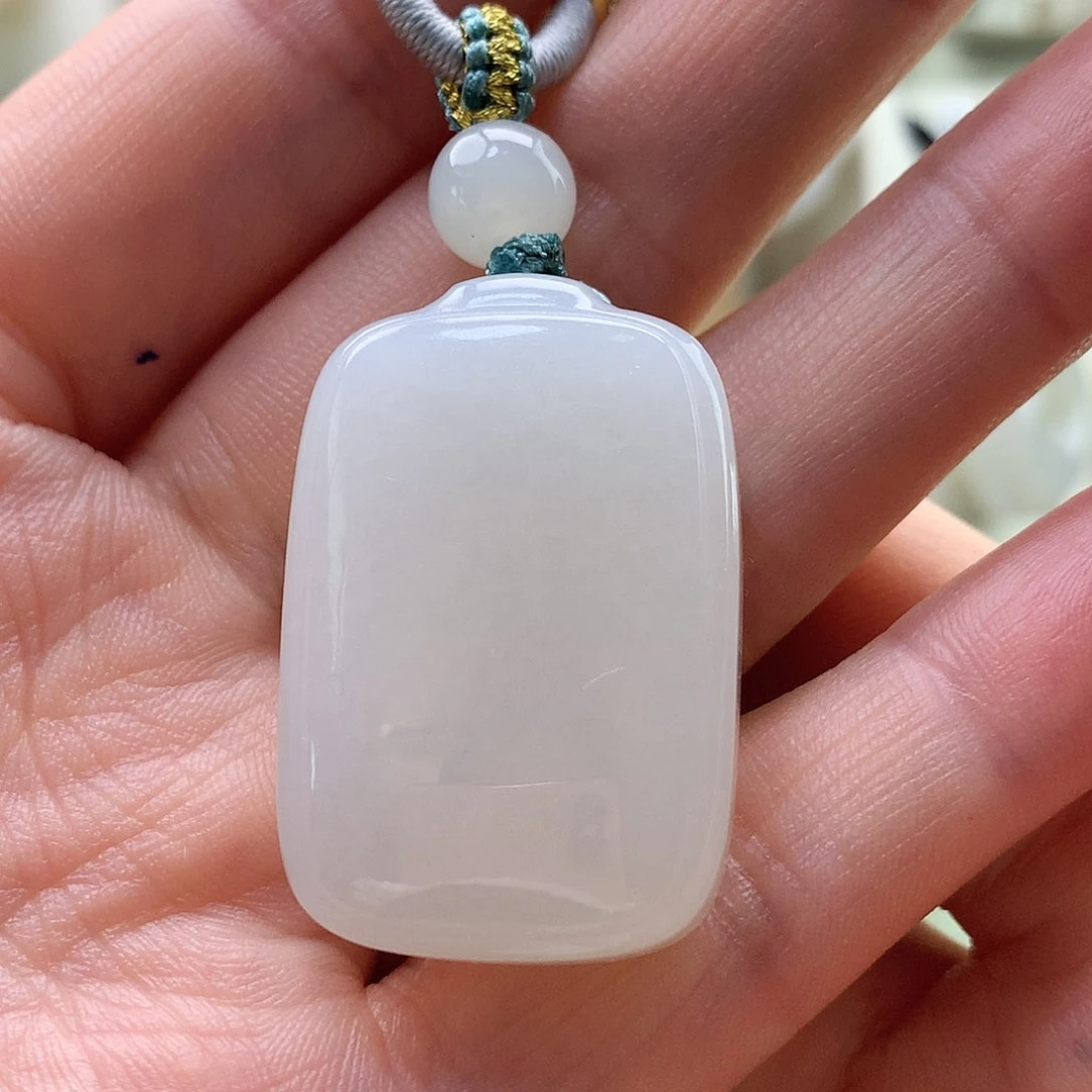 爱***9和田玉未镶嵌颈饰包容