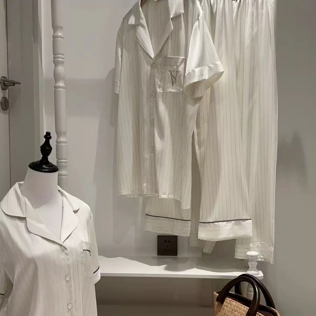 LULU 1497#轻奢银丝提花刺绣字母短袖长裤情侣款家居服套装（盒）