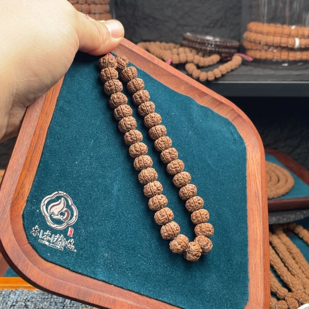 金刚菩提手串来****叔原装老树王单圈
