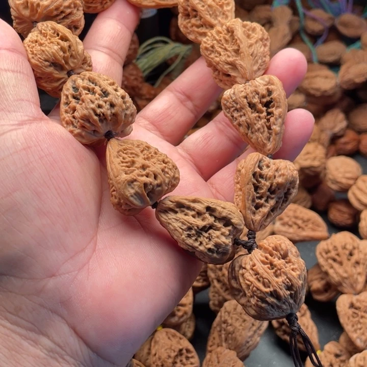 文玩核桃吊坠乌**黑1南疆石