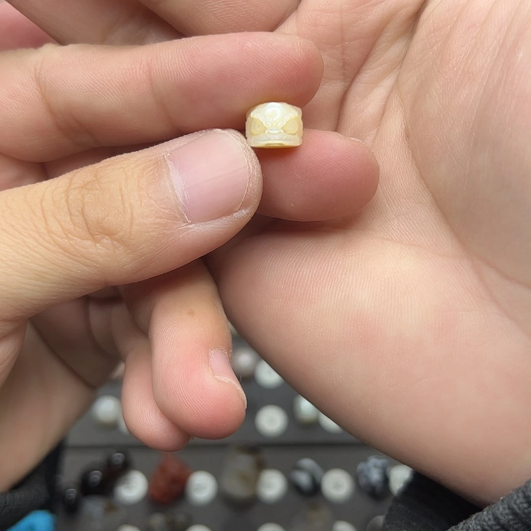 淡水珍珠未镶嵌颈饰醒狮