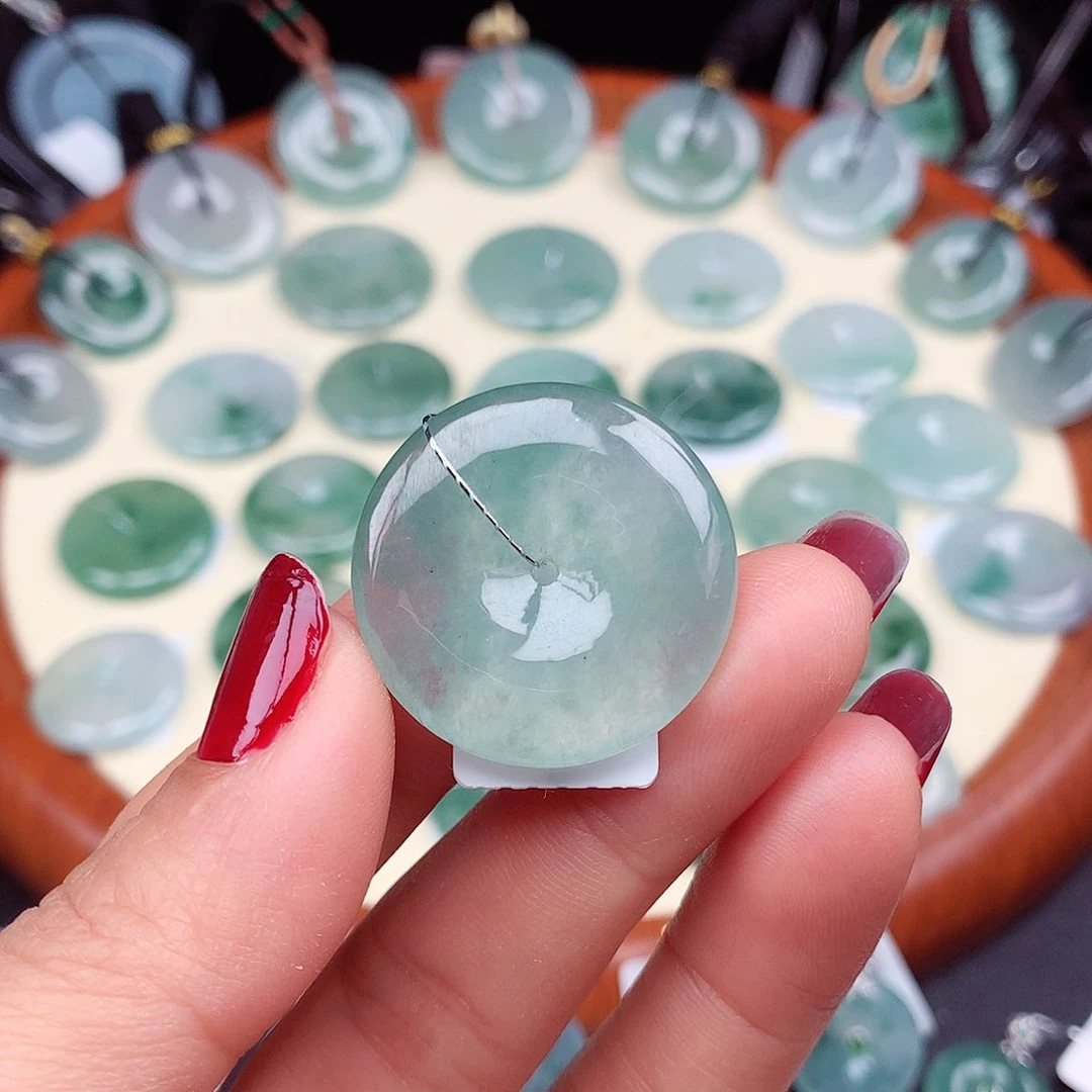 翡翠颈饰未镶嵌吊坠