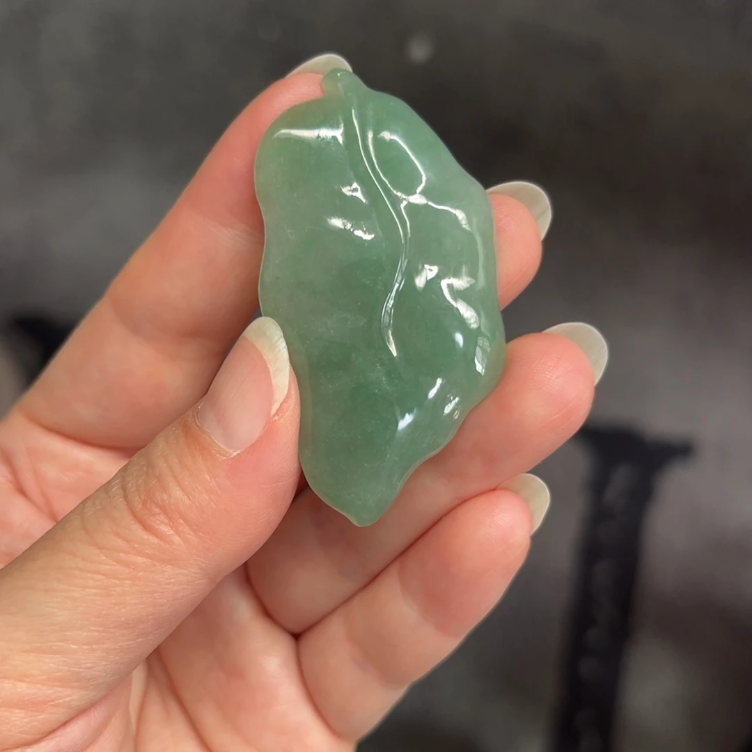 翡翠未镶嵌颈饰叶子