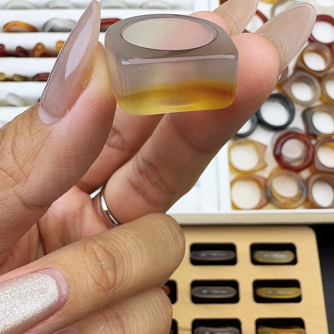 玛瑙/玉髓戒圈未镶嵌11圈微瑕福利不退换介意勿拍