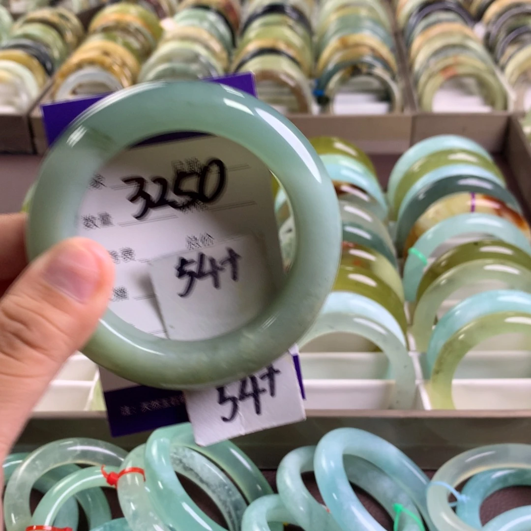 蛇纹石玉未镶嵌手镯3250