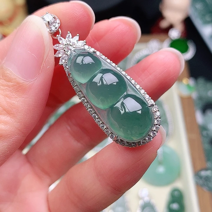 颈饰银S925镶嵌翡翠吊坠