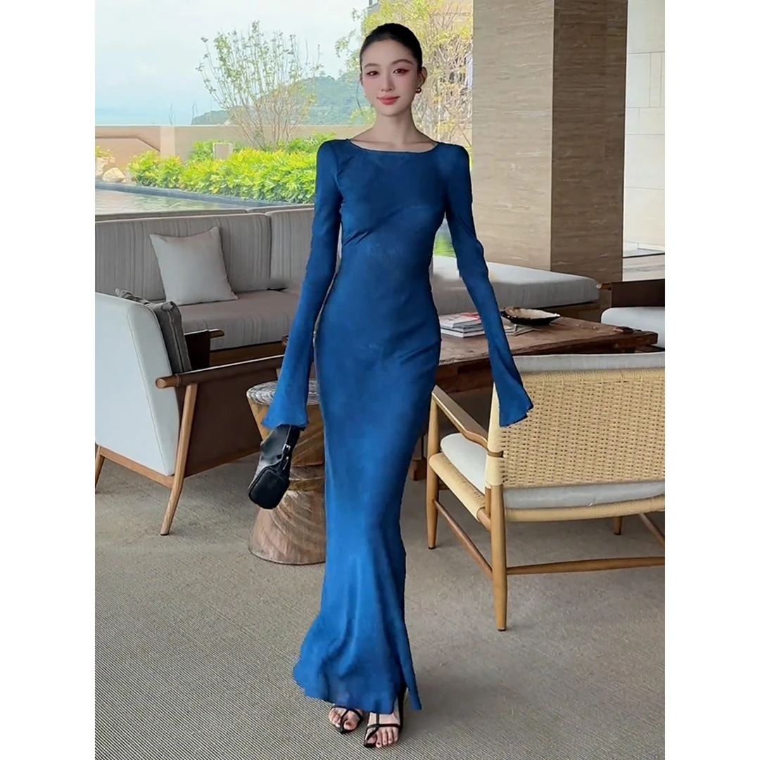 清冷富家千金穿搭漂亮冷淡系巨好看法式度假风蓝色喇叭袖连衣裙秋