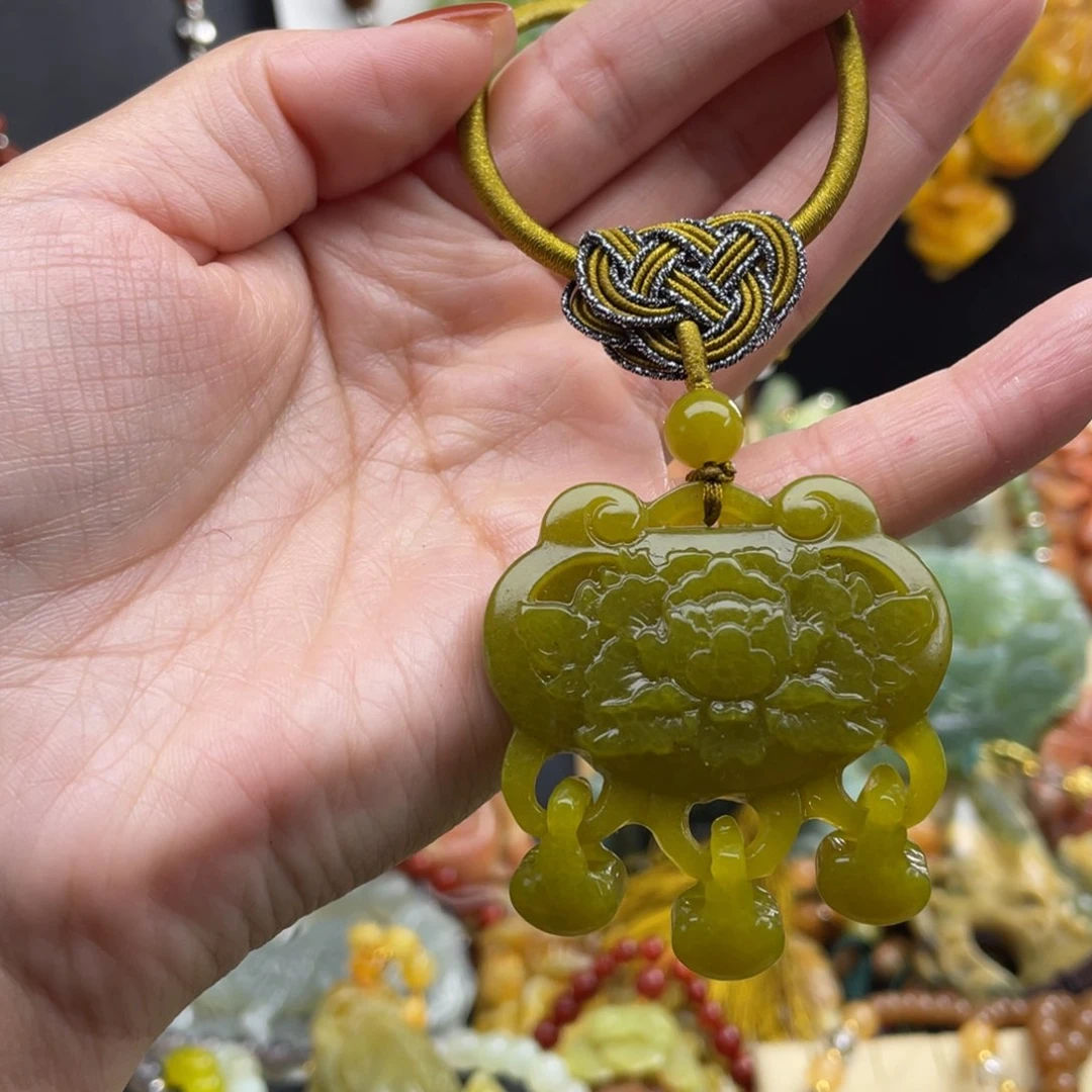 未镶嵌蛇纹石玉颈饰