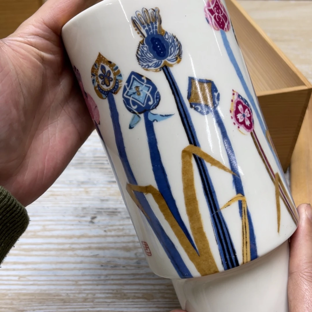 瓷片猎***细密密麻麻地排列着一个