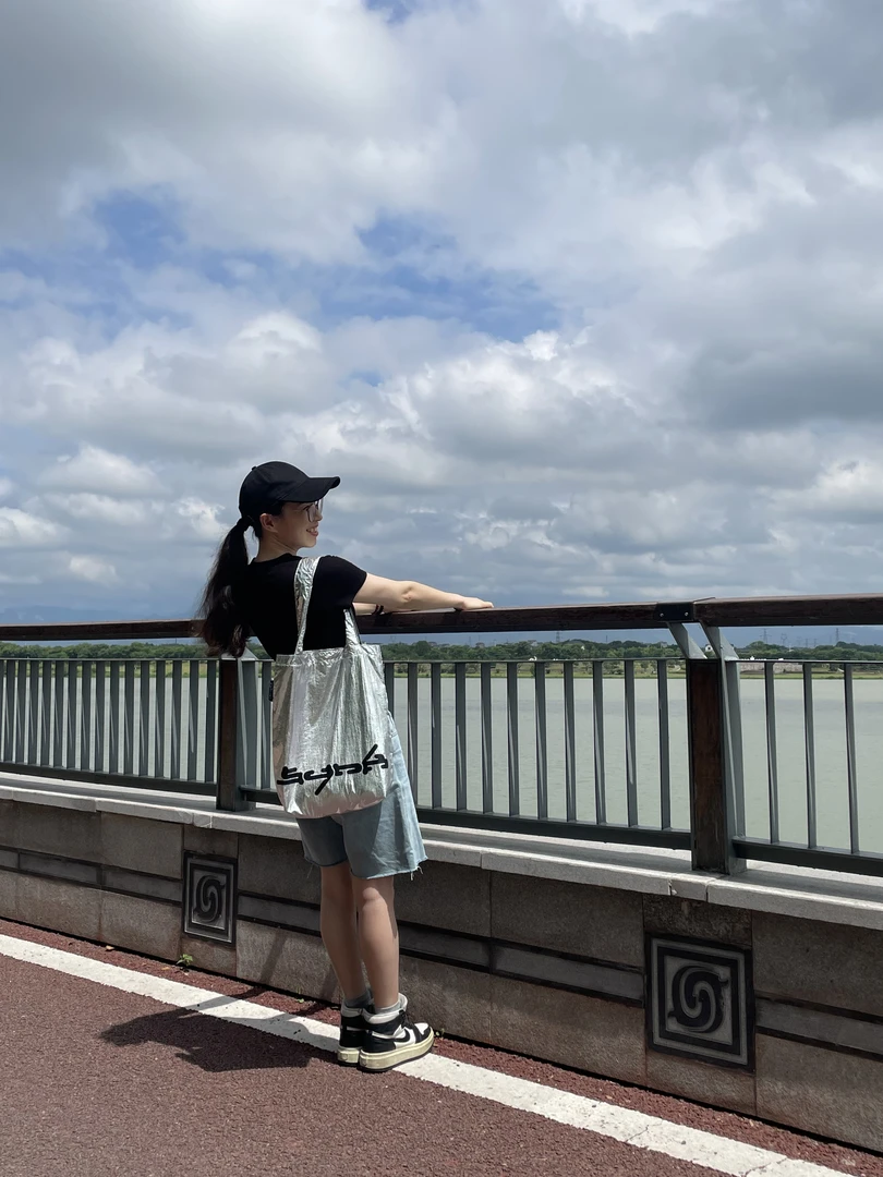 难得遇到 太空银简约时尚百搭通勤手提单肩包 36x40