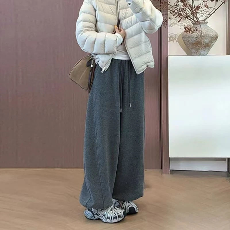 2025新款冬季加绒阔腿流行裤子爆款网红洋气炸街女装弯刀加厚卫裤