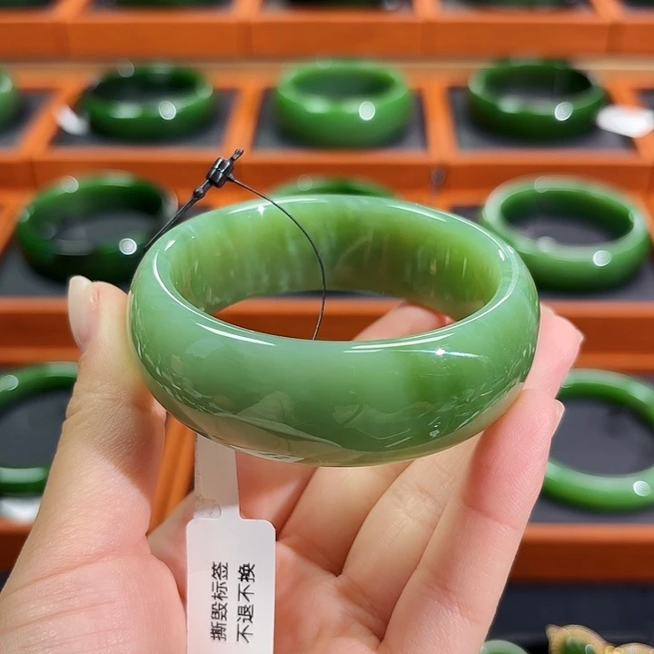 和田玉（碧玉）未镶嵌手镯粉青宽版