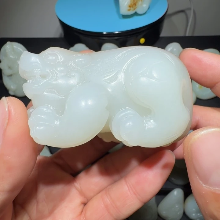 颈饰未镶嵌和田玉鲤***?