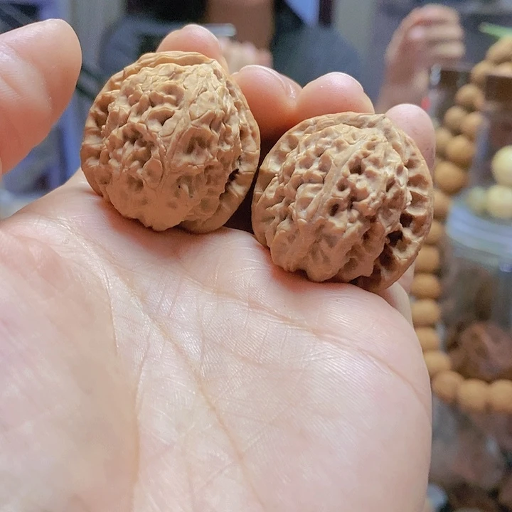 【闪购商品】文玩核桃把件32白狮子迷你